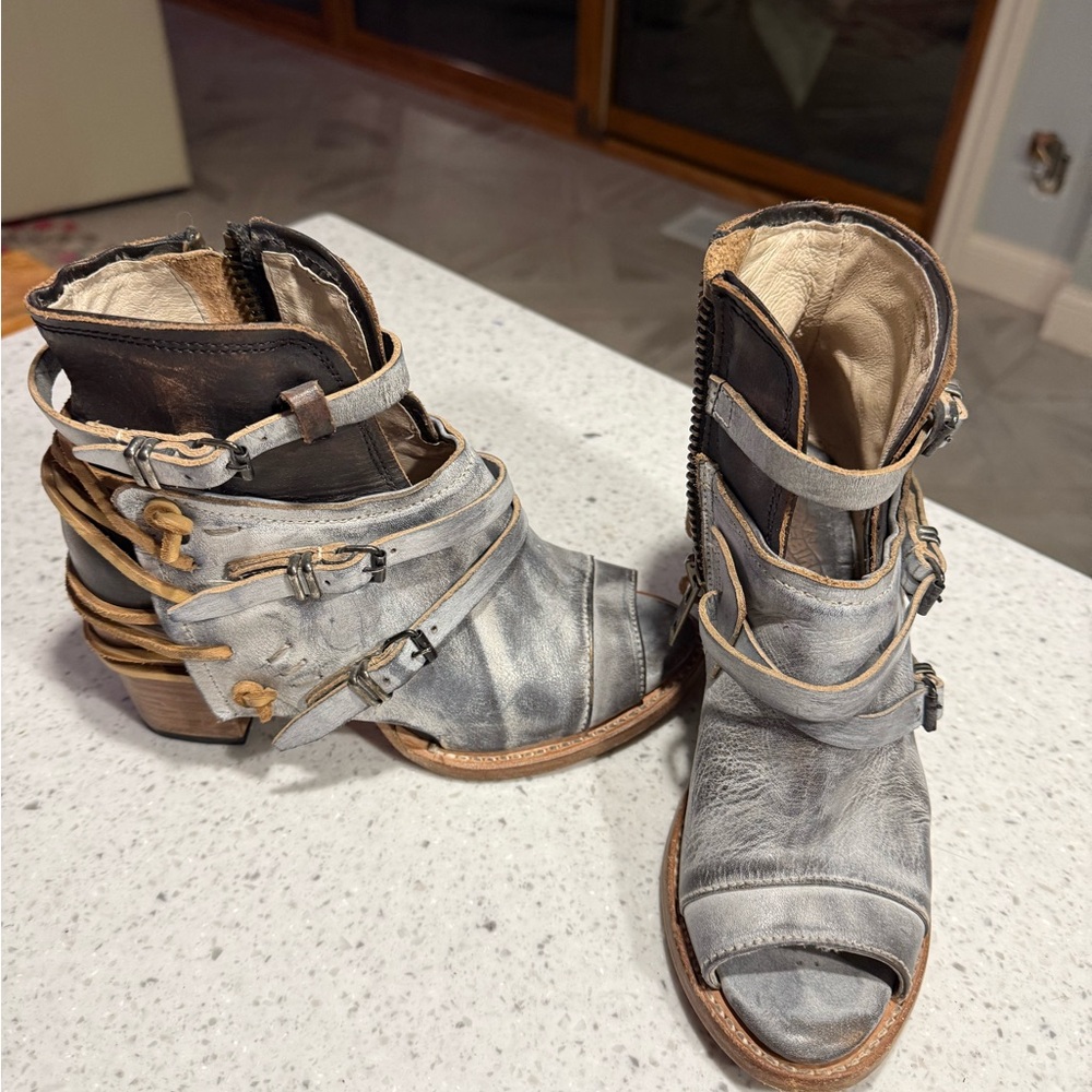 Freebird Carter Gray and Tan Leather Ankle Boots